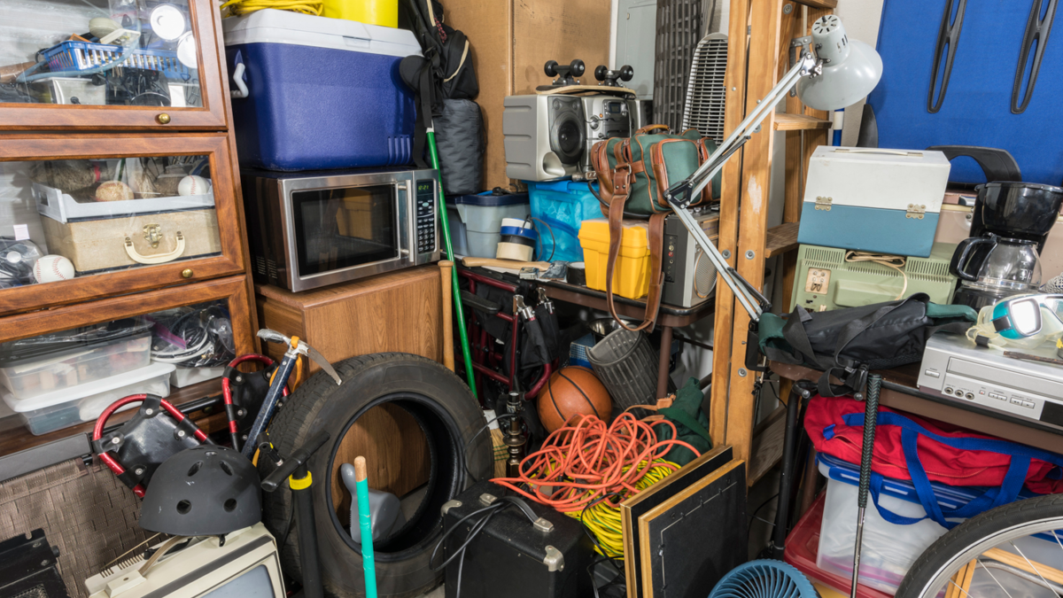 Working with people who hoard | Research in Practice