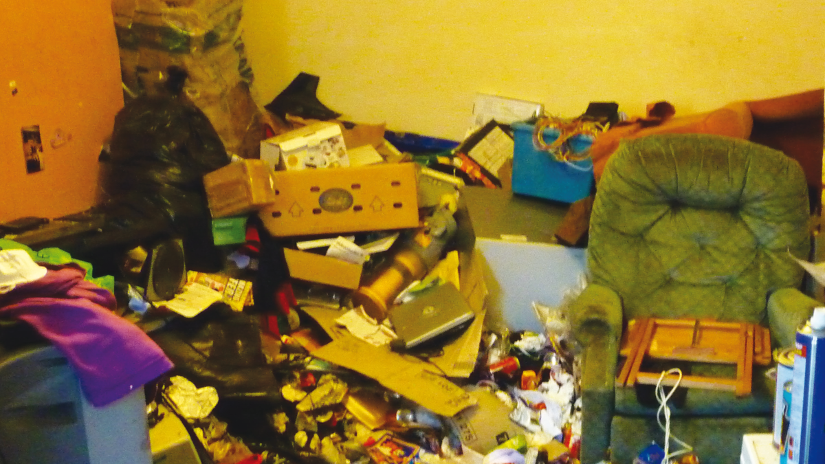 Working with people who hoard: Frontline Briefing | Research in Practice